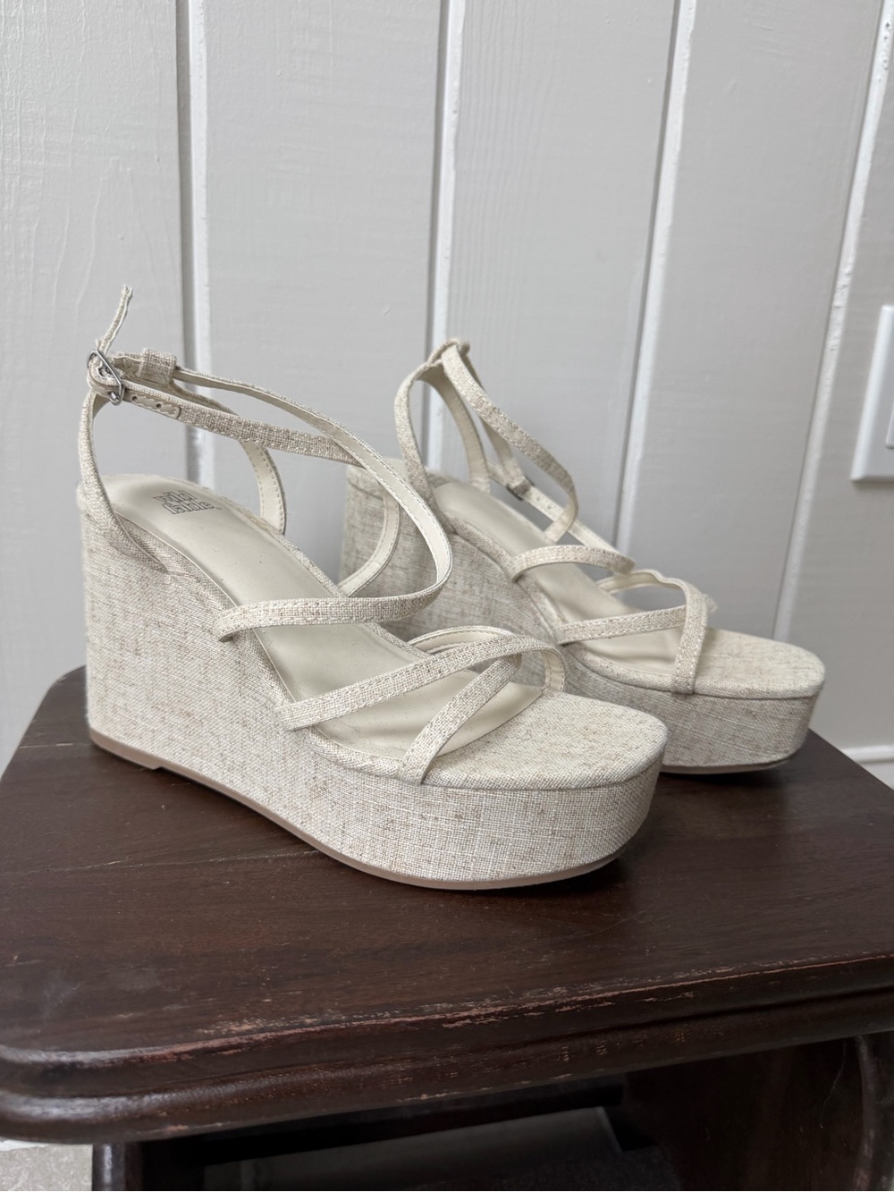 Linen Strappy Wedge Sandals in Natural